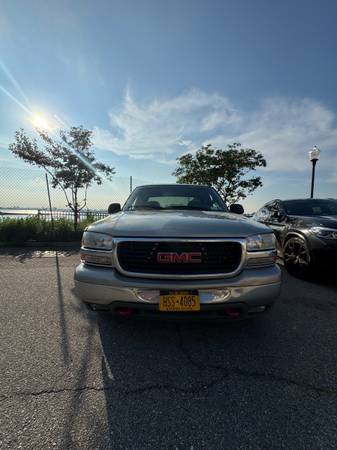 📣 2002 GMC Sierra 1500 SLT – V8 Workhorse – Título Limpio – $3,400 OBO - $3,000 (college point)63654720420739122