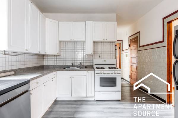 $2,295 / 2br - 900ft2 - 💎 Stylish Bucktown Apartment | 2BD + Office + Parking Included (Bucktown)63898601484546120