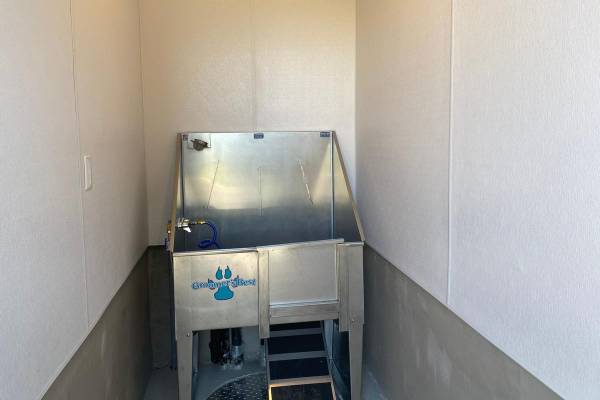 $1,655 / 1br - 609ft2 - Welcome Home! Turn the key. Enter. Smile. Repeat every day.64039056627843123
