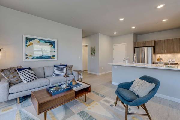 $1,690 / 1br - 700ft2 - Dog Park, Large Windows, Refrigerator (13285 Southwest Hawks Beard Street, Tigard, OR)63914740358915122