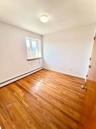 $1,800 / 1br - Marble/Wood Floors, Very Good Condition, Garage, Pet Ok*Hablo Español (Flushing)63945361453442122