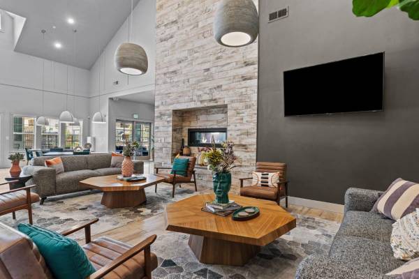 $1,744 / 2br - 1092ft2 - Optional Garages, Dog Park, Pool & Spa, 24 Hour Fitness Center (Paramount)63794993254529124