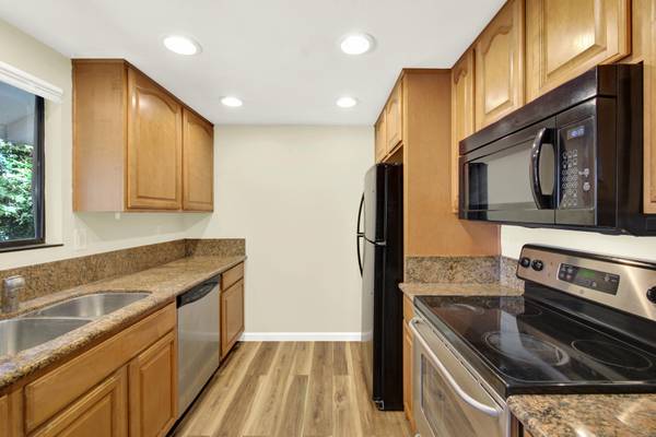 $2,000 / 2br - Great 2 bed 2 bath Condo in Antioch -- AVAILABLE NOW !!! (pittsburg / antioch)63880135652737124