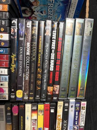 135 dvds and blu rays for $25 for  all - $25 (Bakersfield)