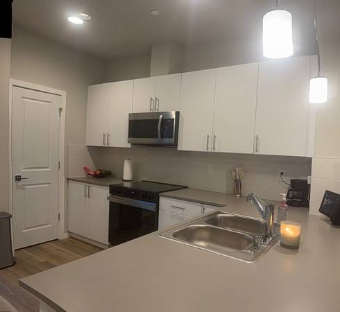 $1,350 / 3br - 1600ft2 - Share This Large Townhome with Me, Only 3 Minutes from the Ferry (Kingston)63934290915074121