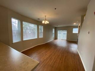 $2,558 / 3br - 1620ft2 - ¡Vistas impresionantes e increíbles comodidades! 3 habitaciones 3.5 baños 1620 pies cuadrados (Portland)63672637342209124