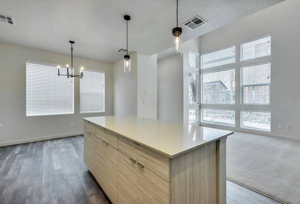 $2,485 / 3br - 1515ft2 - Spacious Townhome with Attached 2-Car Garage! Available NOW! (Eagle)63794945822081120