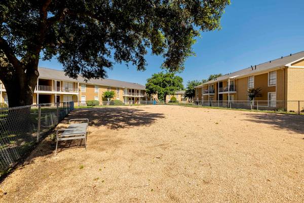 $1,462 / 4br - 1150ft2 - On-Site Laundry Facility, Situated in Houston!, 4/bd 2/ba (12221 Fleming Dr, Houston, TX)63924043594243122