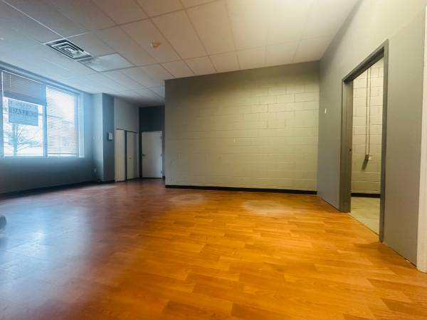 $37 / 4br - 2500ft2 - Commercial Space – Ideal for Medical, Educational, Office, or Retail63856338510465122