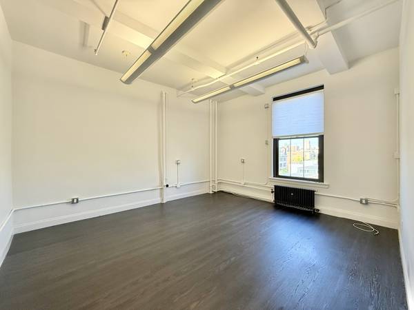 $3,000 / 585ft2 - Beautiful Boutique Office Space in Flatiron District! No Fee! (Flatiron)64033801611009120