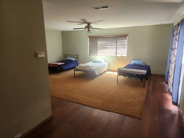 $1,100 / 5br - Hogar masculino sobrio de convivencia (San Diego)64037223745794123