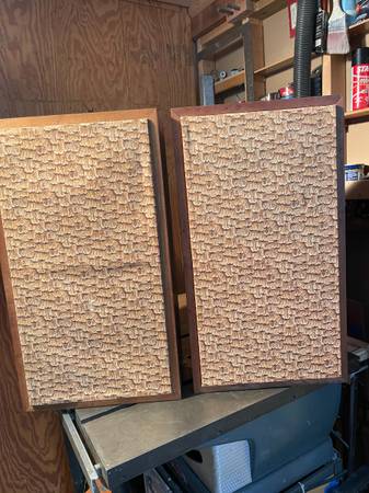 Hed V-10 Stereo Speakers 1