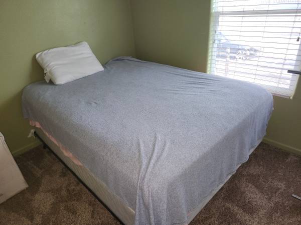 $850 / 2br - ROOM FOR RENT IN PEACEFULL TOWNHOME COMMUNITY (NEAR Delta & Hancock)63686992974337124