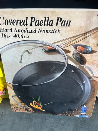16" Non-Stick Hard Anodized Paella Pan - NEW in box 1