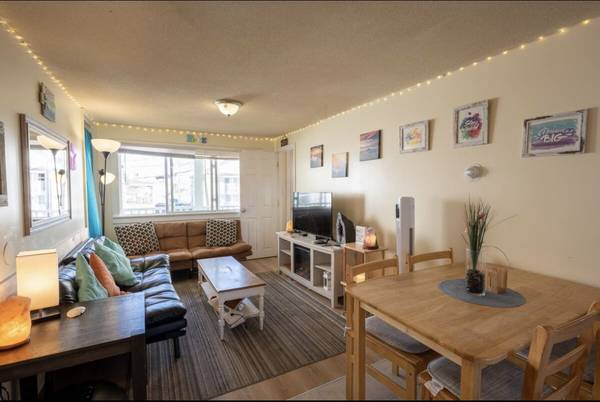 $495 / 3br - $495.00 / Cozy 3-BR Heat, Cable, WiFi Included! Across from Beach! (Hampton)63931658399747121