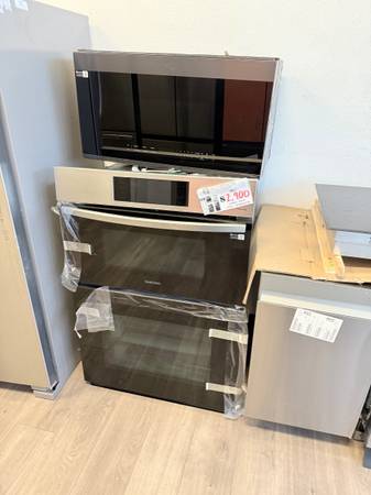 MICROWAVE AND OVEN COMBO BRAND NEW 1