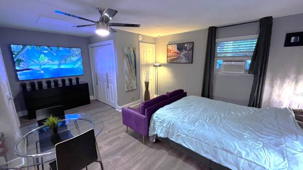 $1,199 / 350ft2 - Estudio moderno con cocina completa, amueblado completamente, servicios incluidos, disponible 1/10 (Daytona Beach)63791575490947123