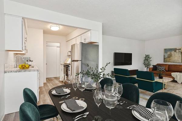 $1,395 / 1br - 700ft2 - ONE MONTH FREE! Nearby parks and forest, Carport Parking, Pet Friendly (Portland, Beaverton, Tigard, Murray Hill)63999455605123120