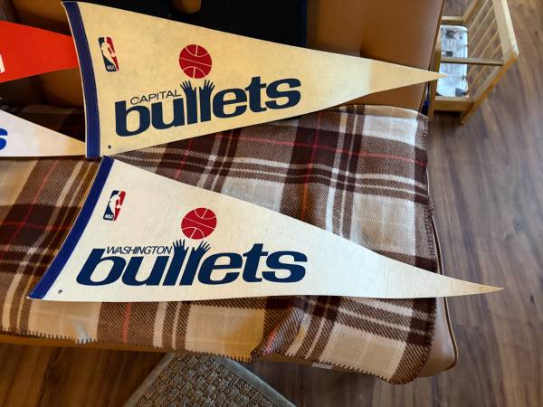 NBA Washington Bullets Vintage Defunct Circa 1970's Team Logo Pennant 1