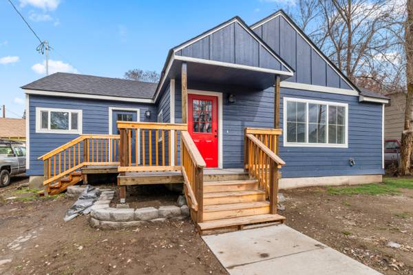 Klamath Falls Like New Bed Bath Home In - Room for Rent