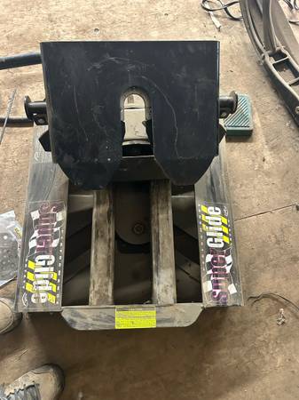 Super glide fifth wheel hitch and gooseneck 1