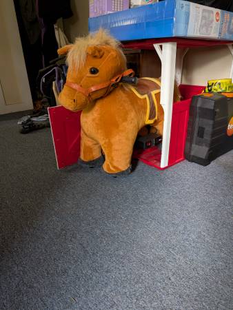 Ride on pony 1