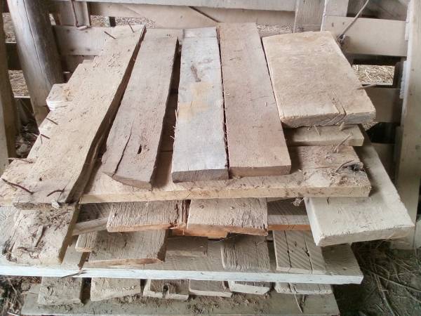 Stack of Oak Lumber Pieces 1