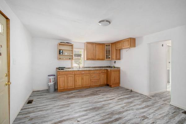 $132,000 3-bed home with barn and LAND CONTRACT TERMS! (Augusta, MI)64151605128961124