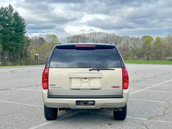 2010 GMC Yukon 4X4 5.3 V8 112k 7 passengers - $7,500 (Tyngsboro)63470620962435124