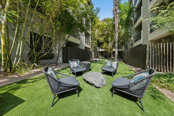 $2,623 / 3br - 1301ft2 - We Love Pets!, Gourmet Kitchens with Island, Onsite Recycling Program (Civic Center/ Oldtown)64024994515971120