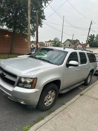 Chevy Suburban en venta - $4,000 (Isla de Staten)63441300056323122