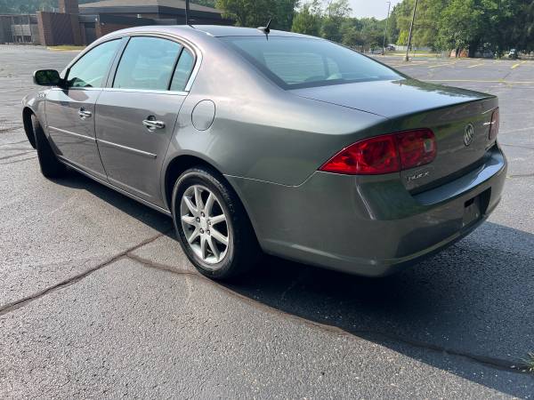 2007 Buick Lucerne CXL CLEAN INSIDE! - $3,200 (Portage)63618696432259123