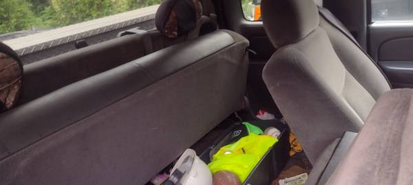 2006 Chevy Silverado. 4.8 automático 4x4 - $1,500 (leet/ Ambridge / sewickley)63654694705027124
