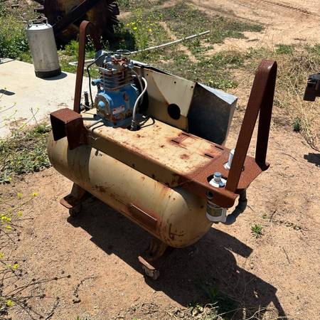 Dead Air Compressor Tank / BBQ Smoker Project / Scrap 1