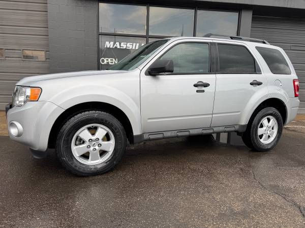 2012 Ford Escape XLT AWD - 2.5L - Impecable - Sin óxido - Solo 75,000 millas - $5,895 (Akron)63436065293955122