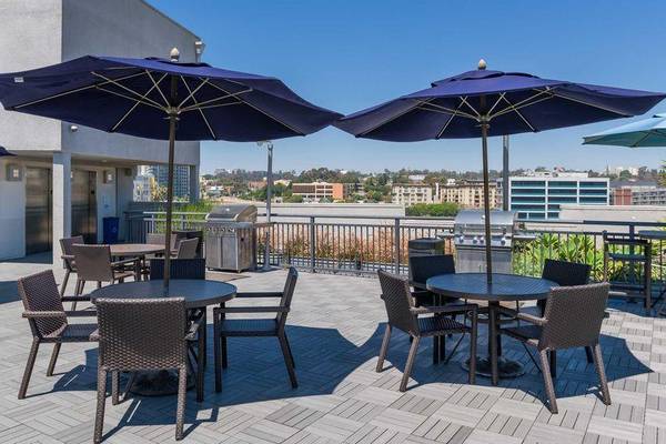 $2,528 / 2br - 861ft2 - Resident conference space and meeting room, Resident Package Service (Downtown)64037221514497124