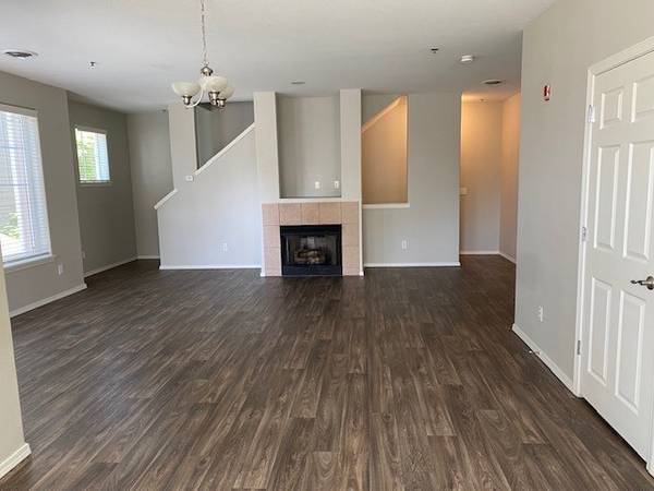 $2,398 / 3br - 1550ft2 - The living is easy at our community! Comfortable 3 bed/2.5 bath! (Portland)63914971724674123