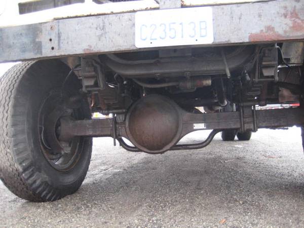 Camión volquete Ford F600 4x4 del 1975 con pala quitanieves - $12,000 (Waterville)63442458026755123