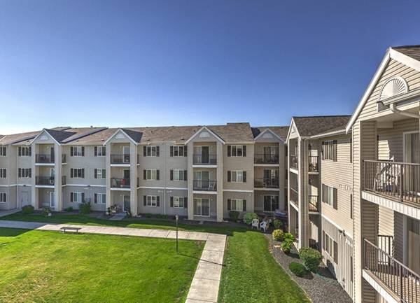 $1,122 / 2br - Housing Vouchers Welcome, In House Theatre, Courtyard (1950 Bellerive Drive, Richland, WA)63674552518401122