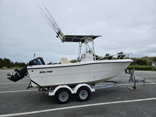 Sea Pro 210 center console 1