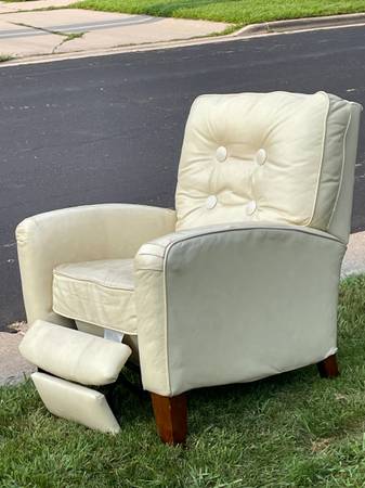 Free cream-colored leather recliner 1