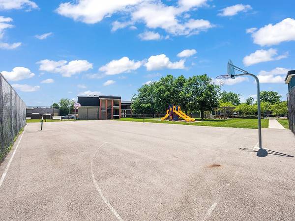 🎄 Reduced Rent + 1 Month Free & $310 App Fee Waived | Open House 🎄 1