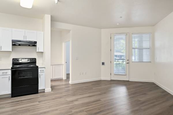 $1,895 / 1br - 547ft2 - Beautiful UPGRADED Senior 62+Community with Affordable Rates!! (gilroy)63938498665474122
