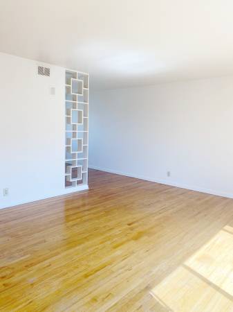 $945 / 1br - 800ft2 - Harney Square- Blackstone District (Blackstone)63681659815169124