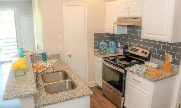 $825 / 1br - 687ft2 - Dishwasher, Large Closets, W/D Hookup (7610 Skillman St, Dallas, TX)63796257725313120