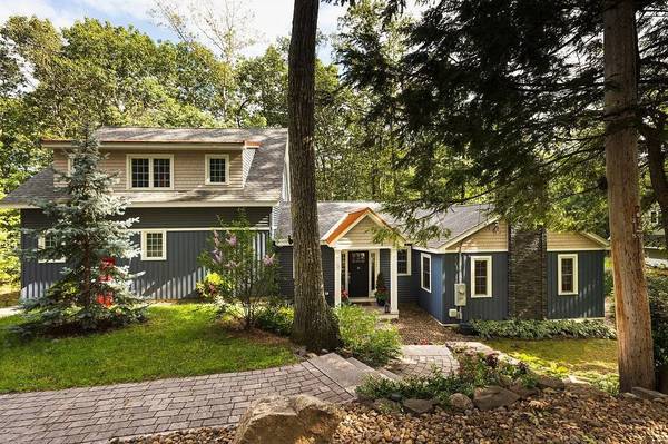 $895,000 / 3br - 2636ft2 - Custom Lake Home, Commuting Distance to Boston (windham)63931925159427121