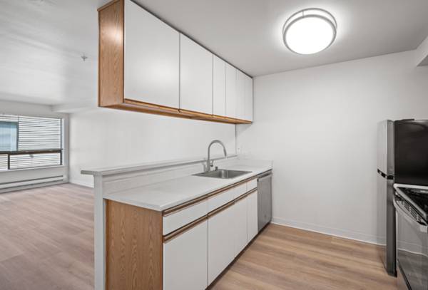 $1,795 / 1br - 700ft2 - MOVE-IN READY - GREAT LOCATION-EASY TO APPLY - RUSH MOVE-IN63944822687747121