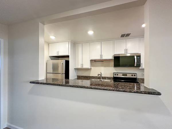 $2,495 / 1br - 565ft2 - Gorgeous 1x1 available now $2,495 Miramar Way 🍄 (santa clara)63908867097347124