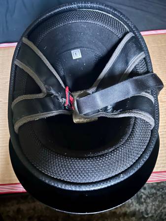 CASCO DE FIBRA DE CARBONO ESTILO CLÁSICO CON VENTILACIÓN TALLA GRANDE, CON PROTECCIÓN ACOLCHADA PARA BARBILLA - $1563471401056515122