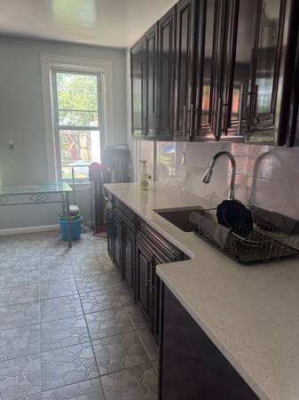 $1,000 / 1br - Room east flatbush (Brooklyn)64033289943427122